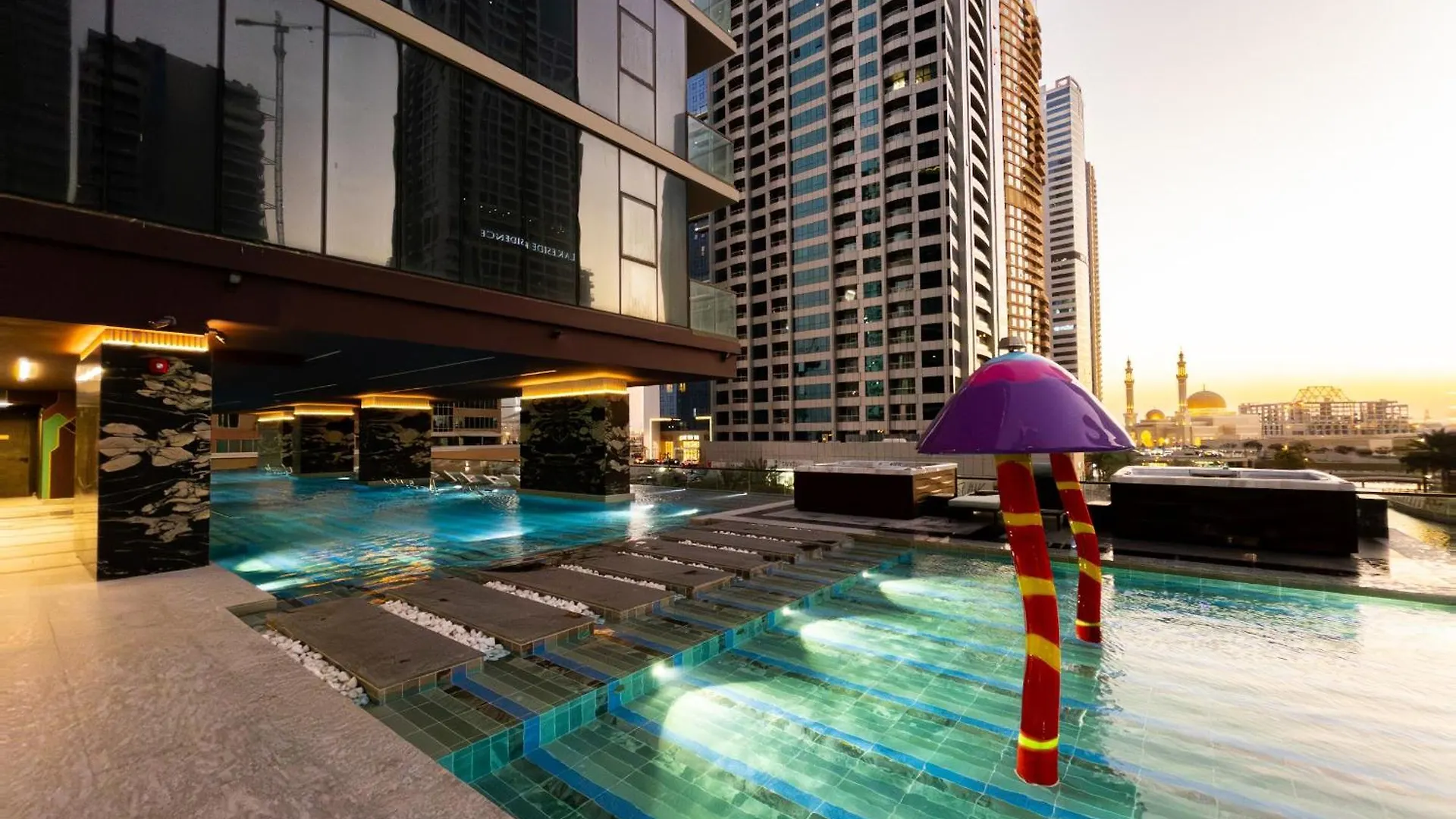 Apartment Near Metro - Spacious 1Br Jlt & Free Baby Gear Dubai