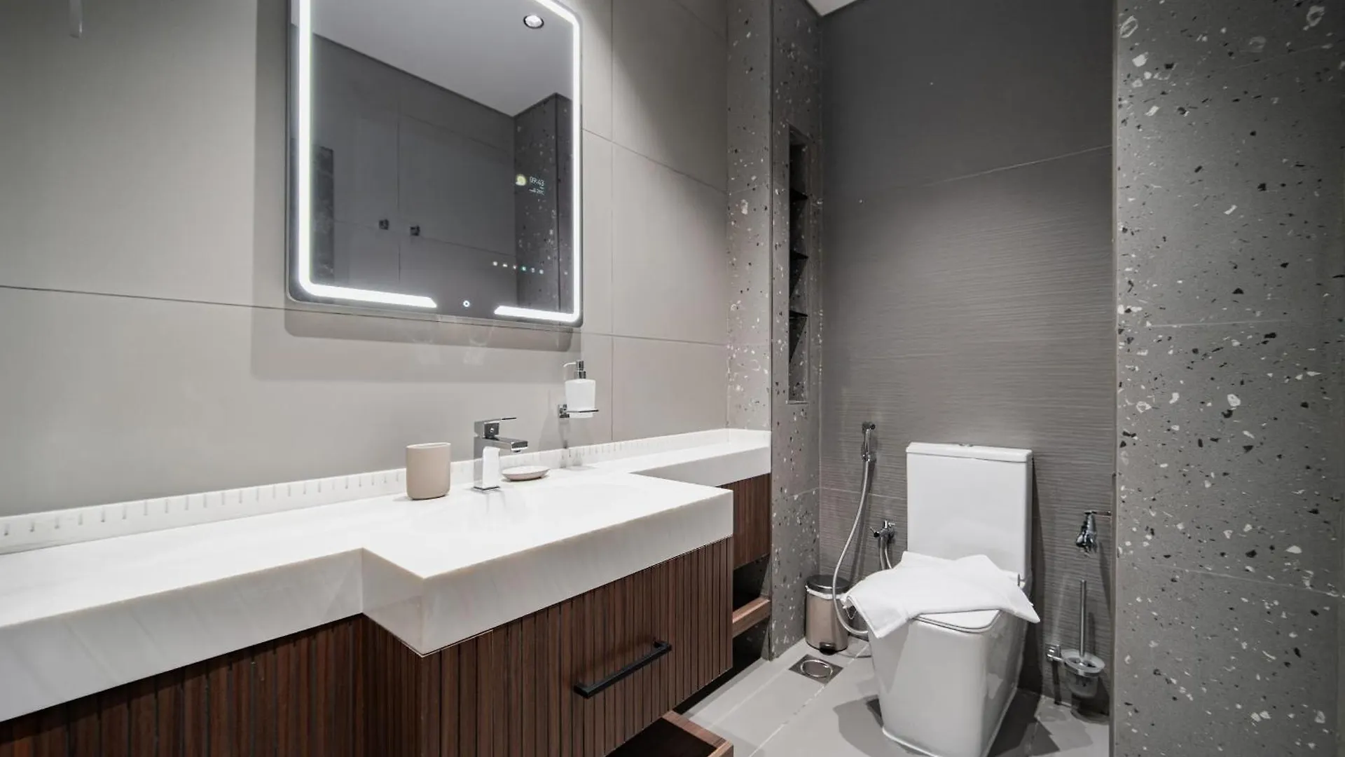 Near Metro - Spacious 1Br Jlt & Free Baby Gear Dubai Emirados Árabes Unidos