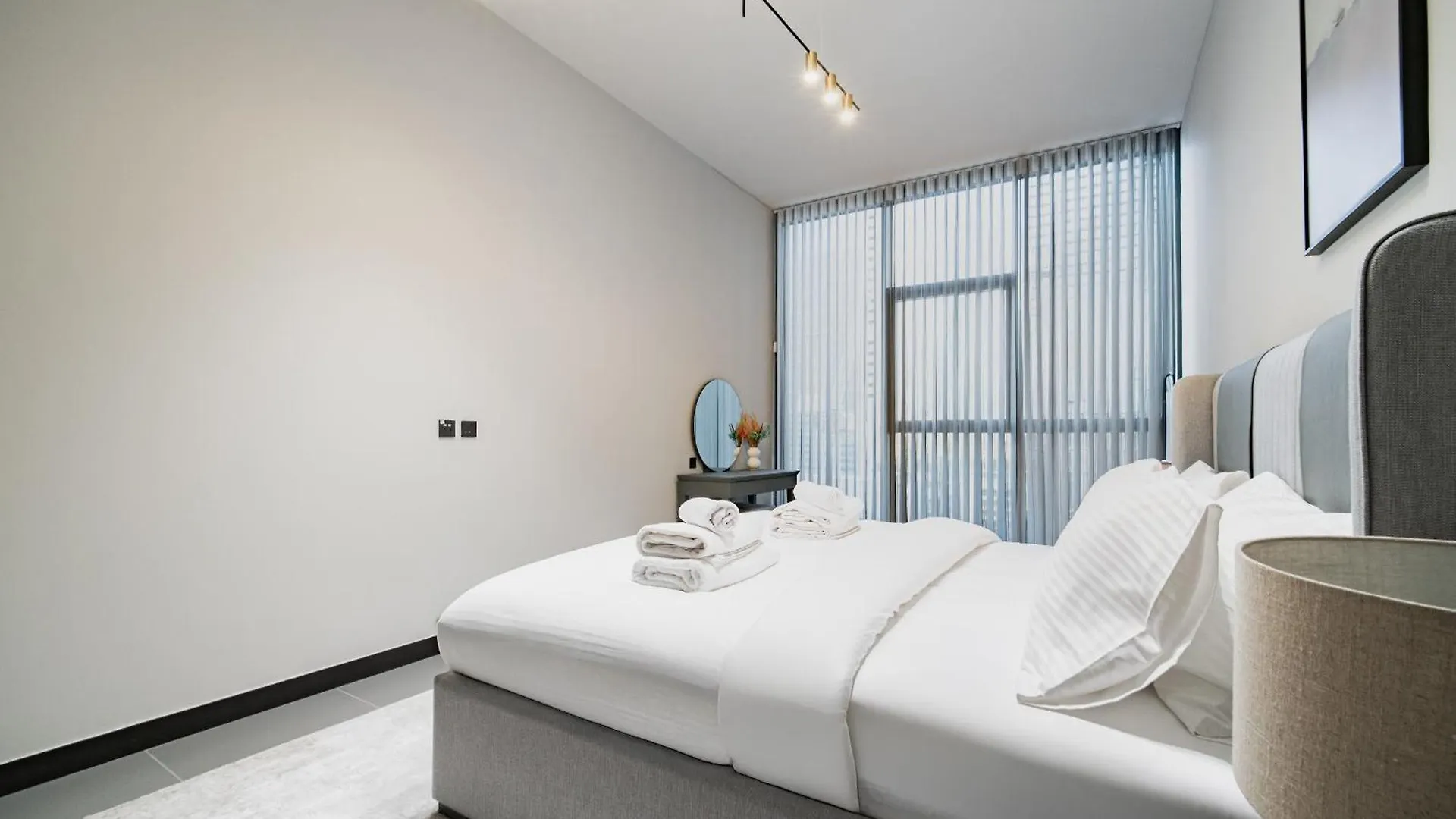 Near Metro - Spacious 1Br Jlt & Free Baby Gear Dubai