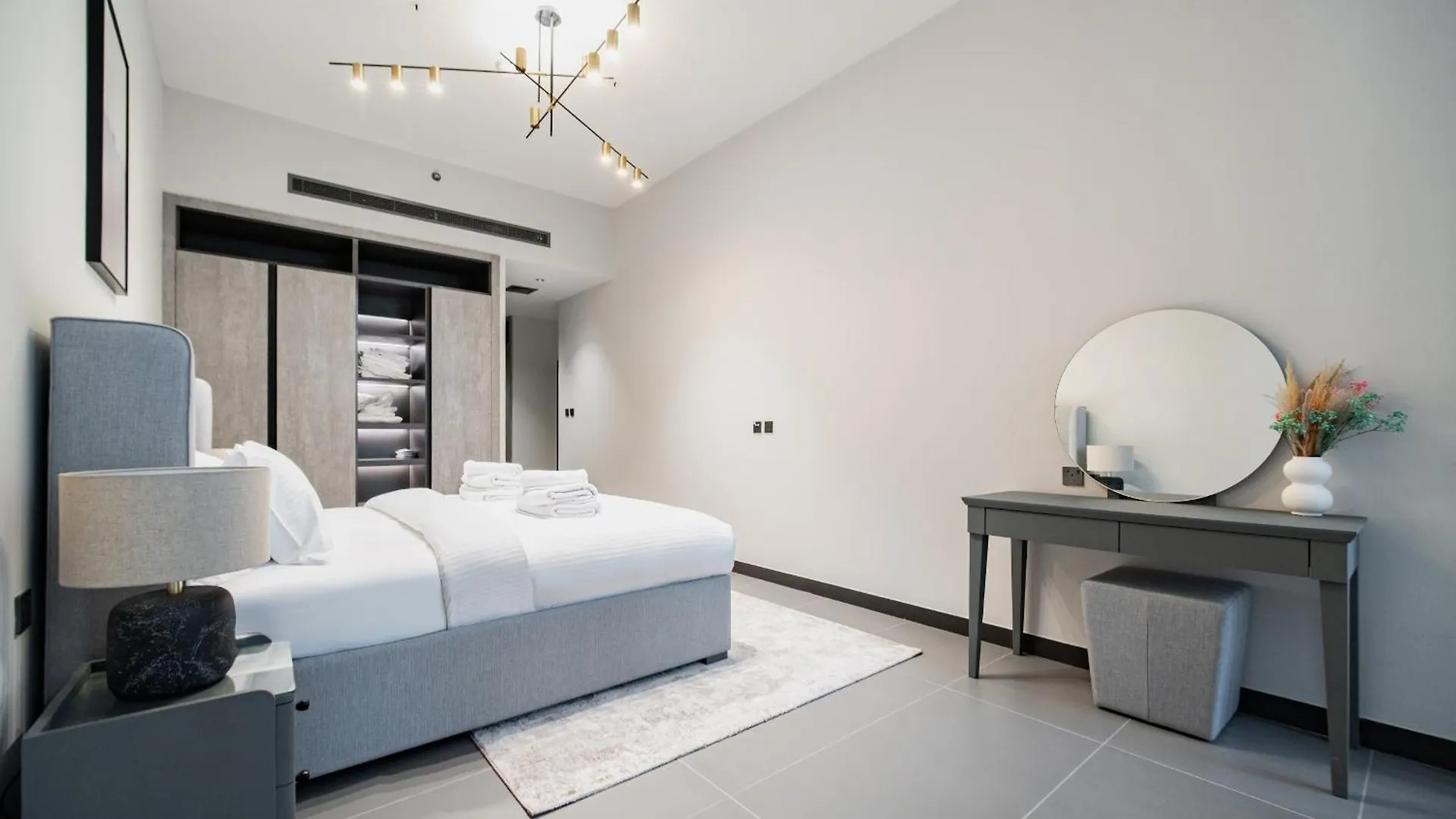 Near Metro - Spacious 1Br Jlt & Free Baby Gear Dubai Apartamento