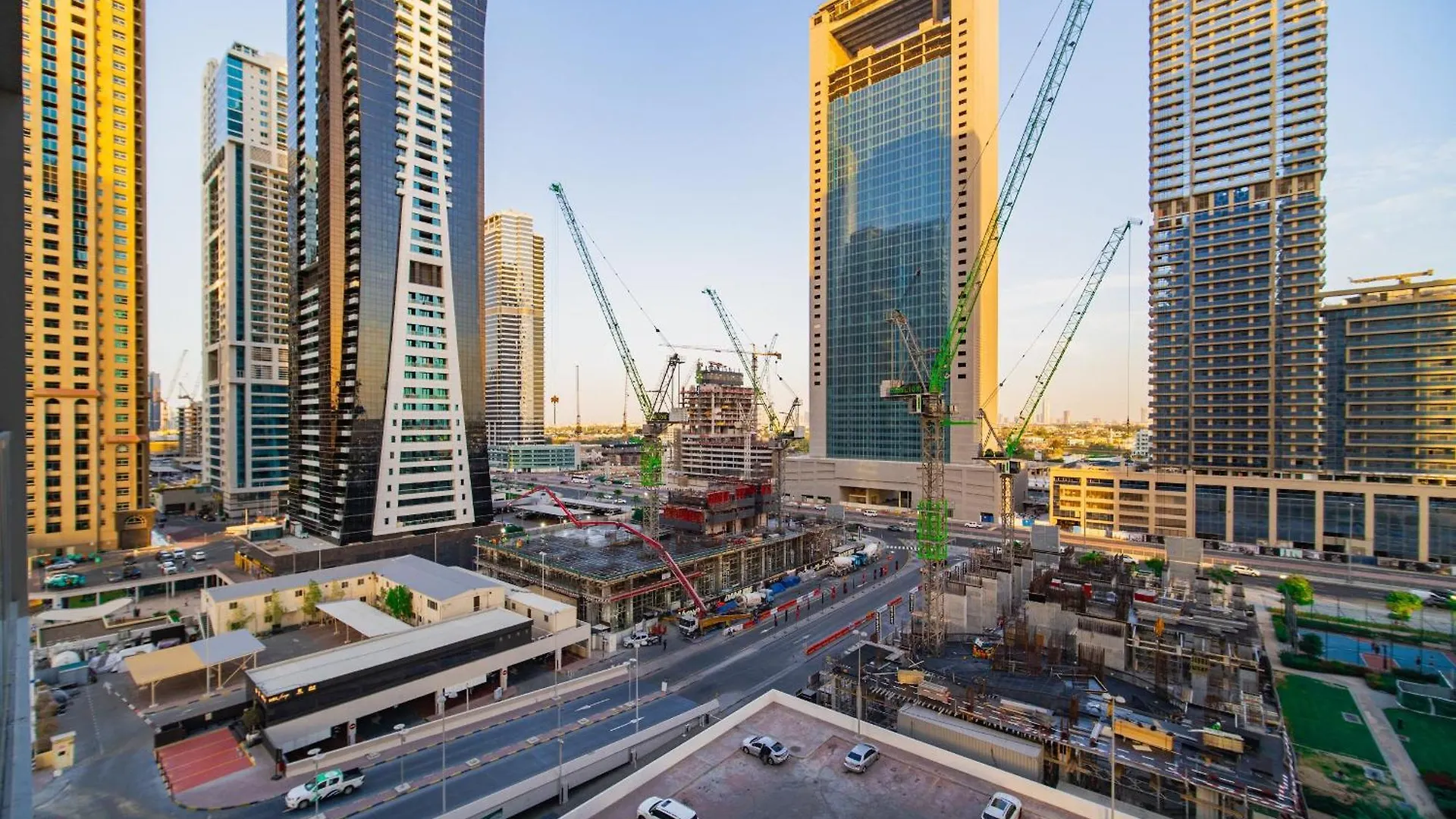 Near Metro - Spacious 1Br Jlt & Free Baby Gear Dubai Emirati Arabi Uniti
