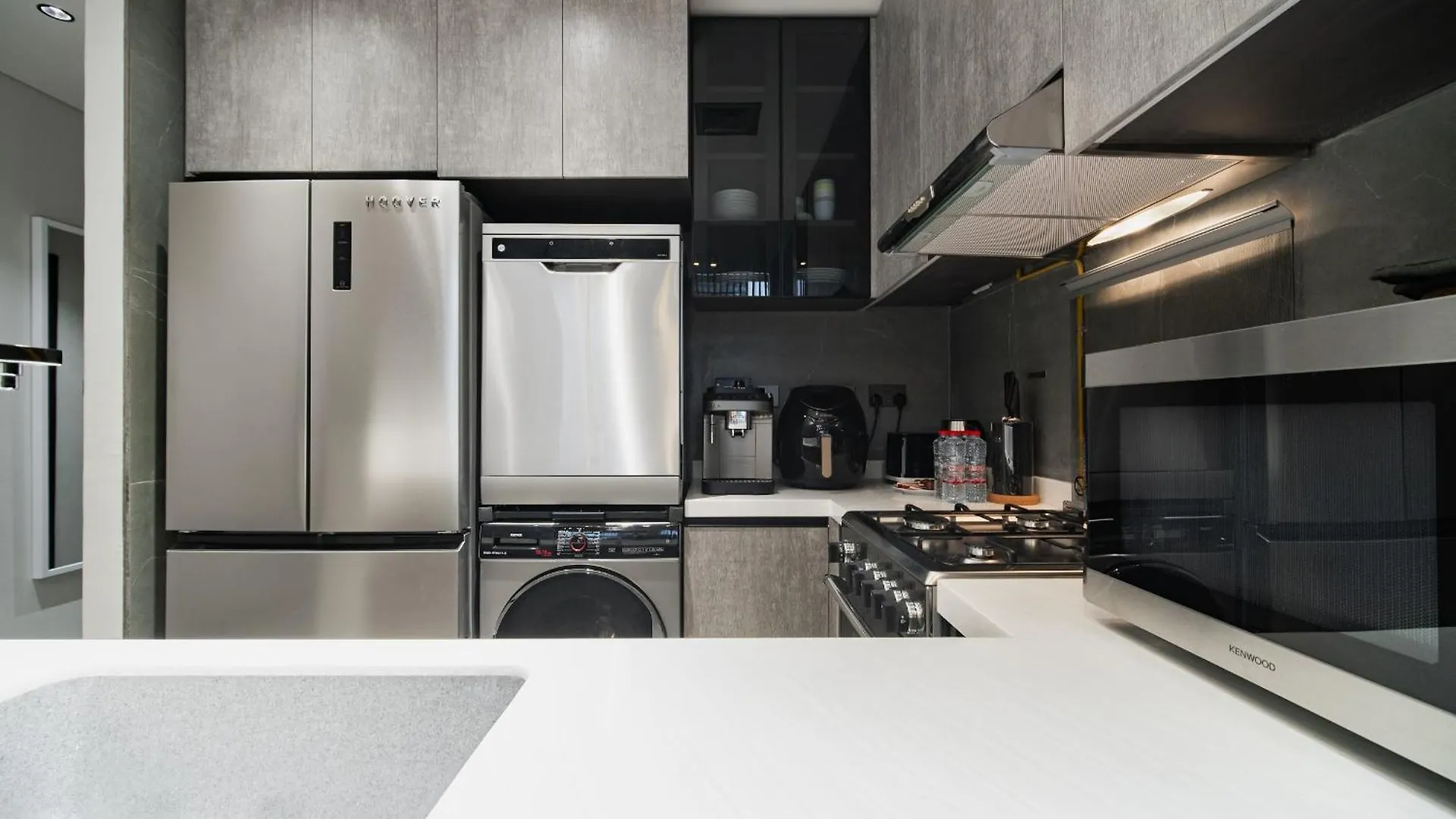 Near Metro - Spacious 1Br Jlt & Free Baby Gear Dubai Apartamento